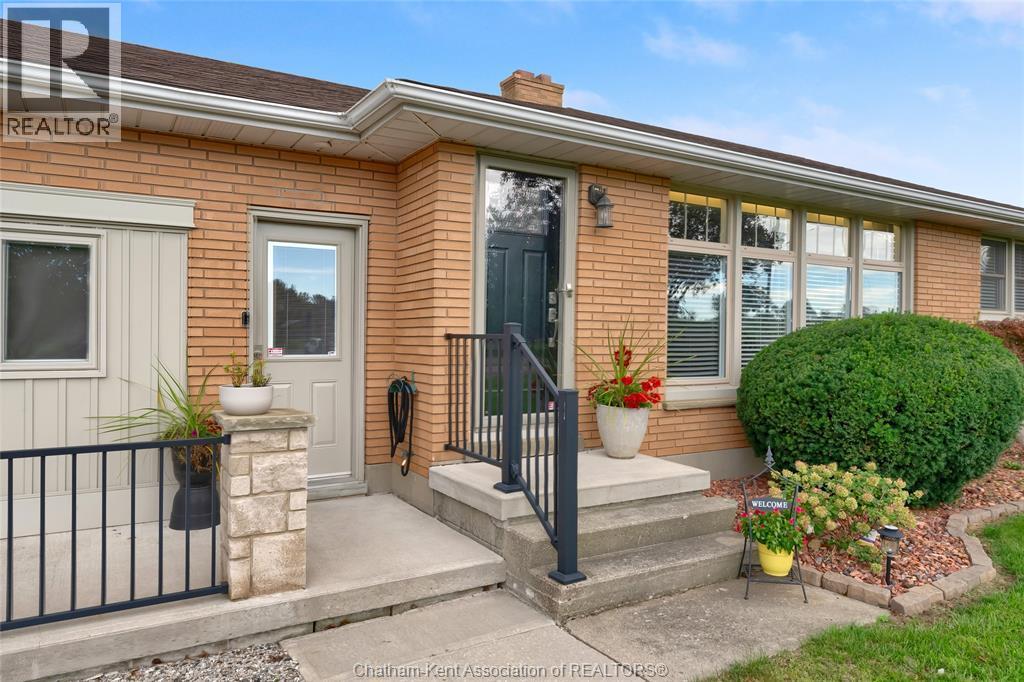 4-bedroom Single Family at 19948 Pook Road, Blenheim — photograph 3