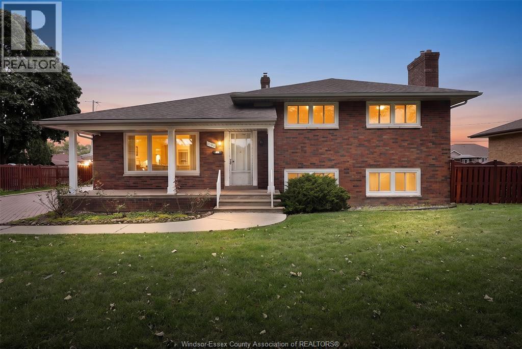 3-bedroom Single Family at 1599 Partington Avenue, Windsor — primary photograph