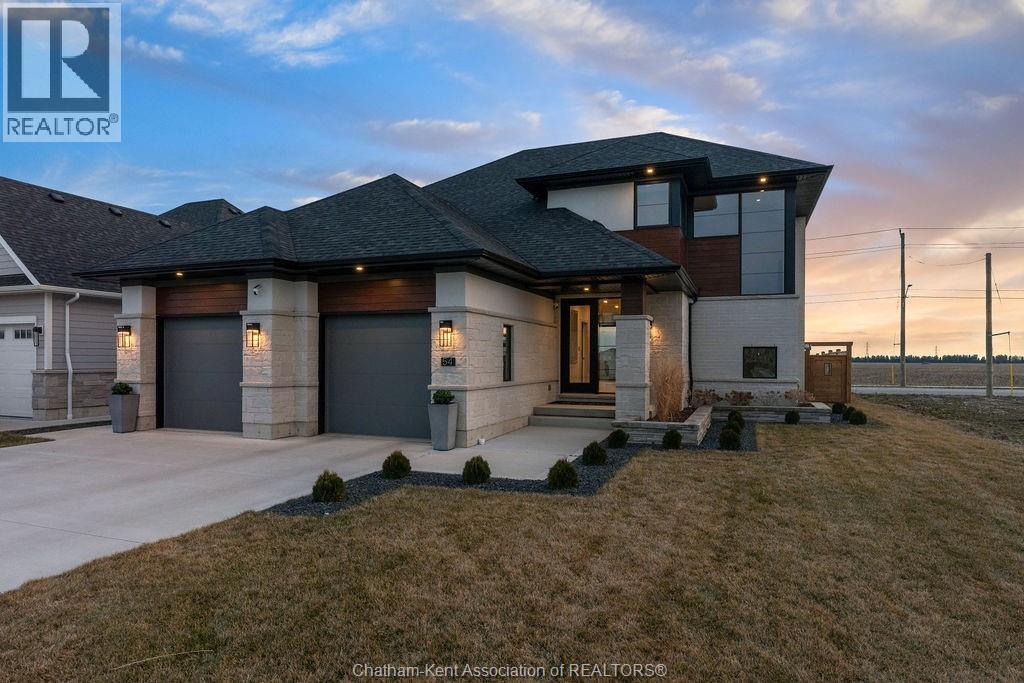 4-bedroom Single Family at 54 Dundee Drive, Chatham — primary photograph