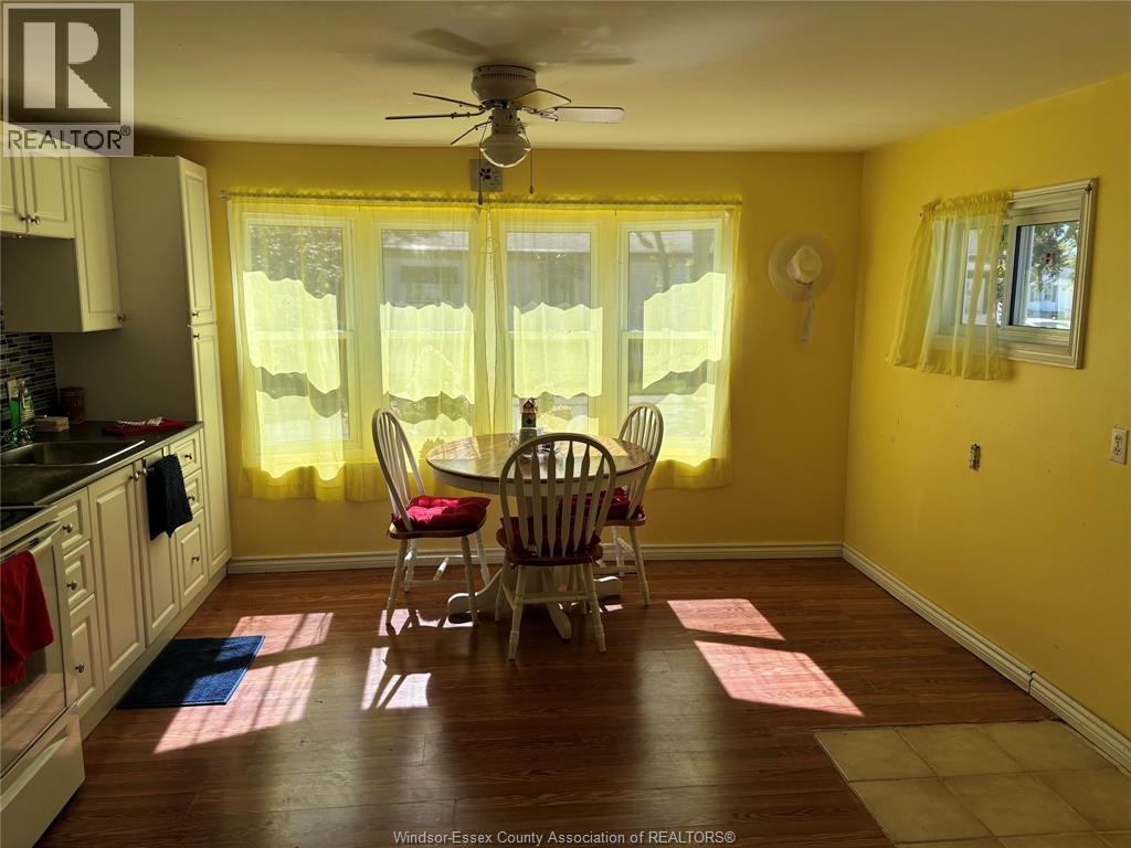 3-bedroom Single Family at 386 North Malden, Essex — photograph 3