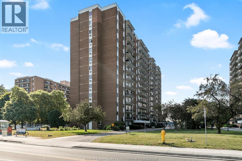 3-bedroom Single Family at 8591 Riverside Drive #801, Windsor — primary photograph