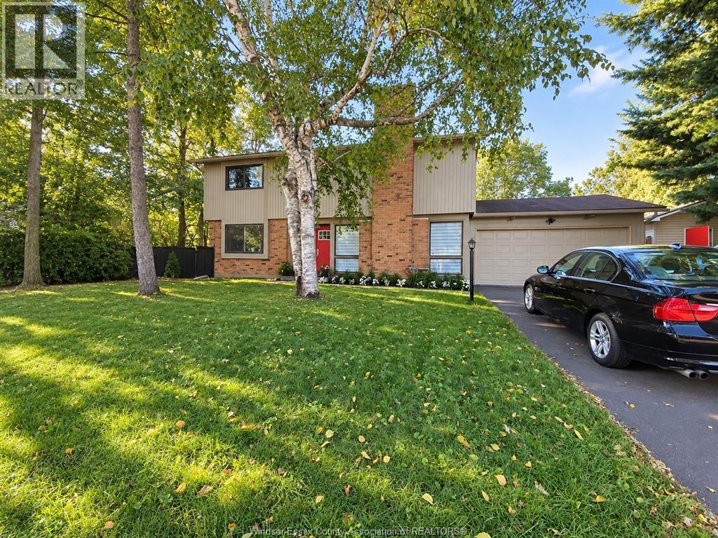 4-bedroom Single Family at 22 Northview Road, Ottawa — primary photograph