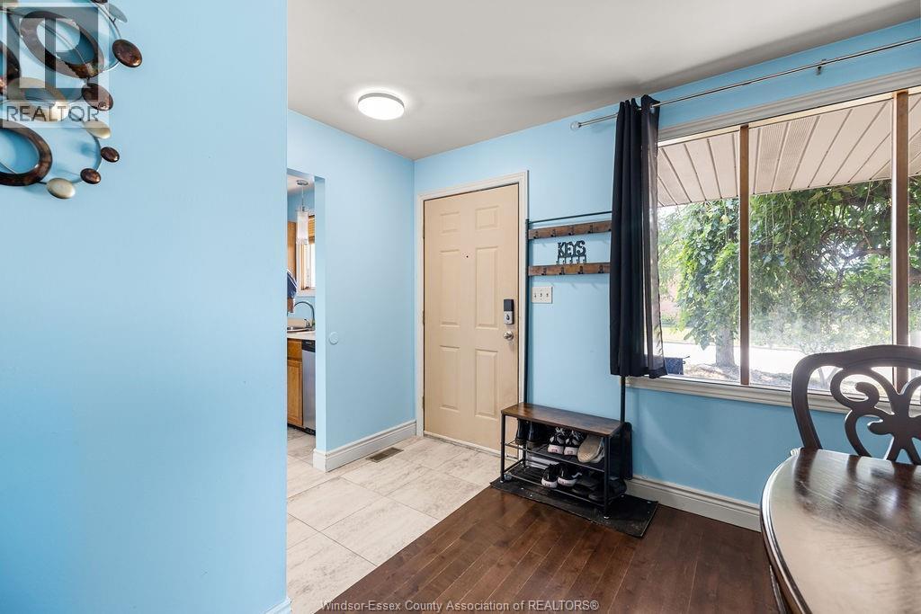 3-bedroom Single Family at 1630 Blue Spring, Windsor — photograph 3