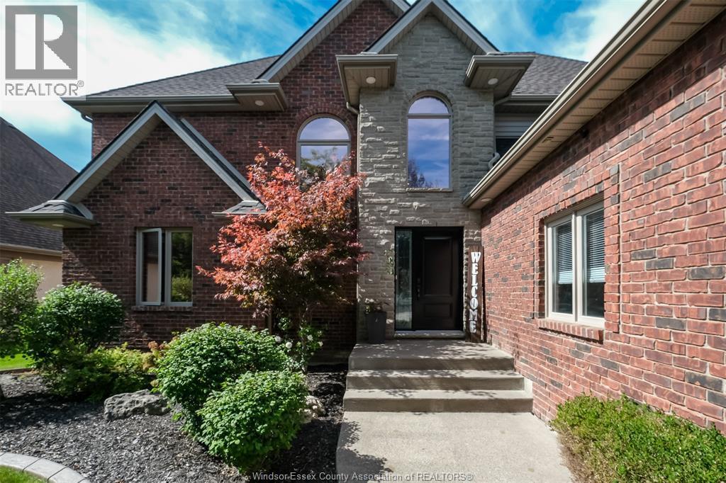 8-bedroom Single Family at 369 Pinehurst Drive, Lakeshore — photograph 2