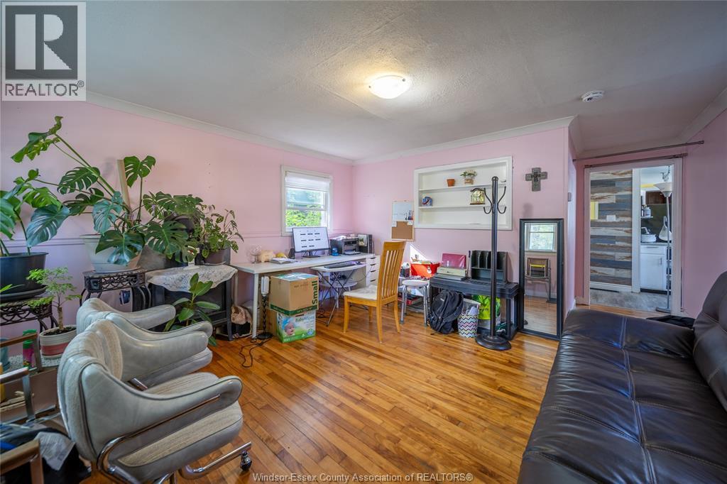 2-bedroom Single Family at 1497 Everts, Windsor — photograph 3