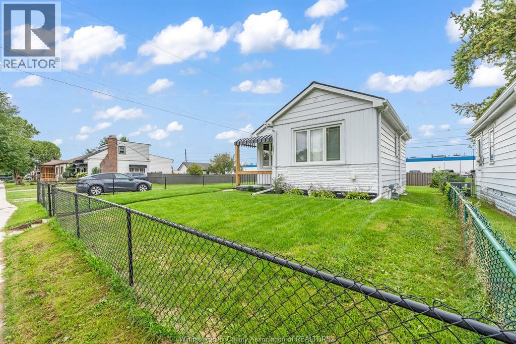2-bedroom Single Family at 2597 Alexis Road #UPPER, Windsor — photograph 3