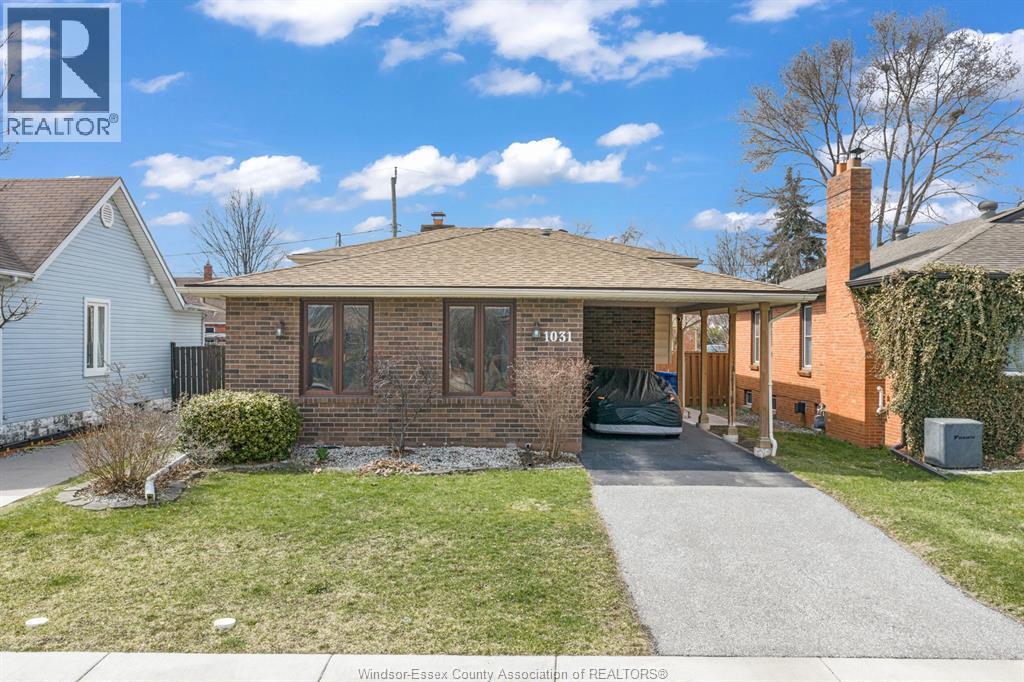 Single Family — 1031 Eastlawn, Windsor, Ontario