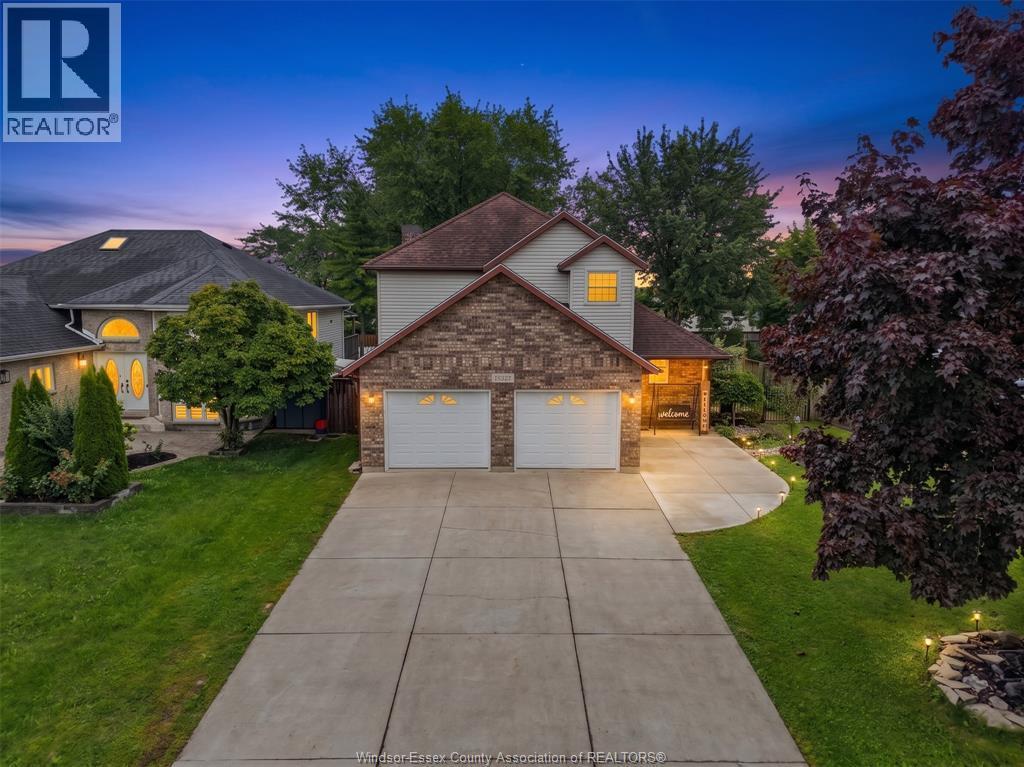 4-bedroom Single Family at 2920 Strawberry Drive, Tecumseh — primary photograph