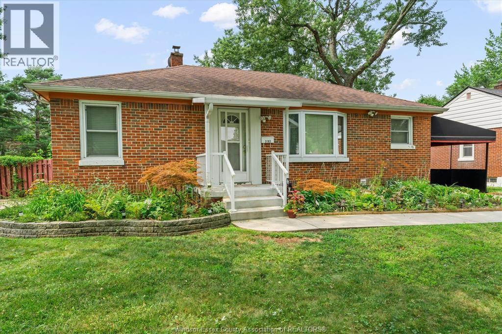 Single Family — 3163 Curry Avenue, Windsor, Ontario