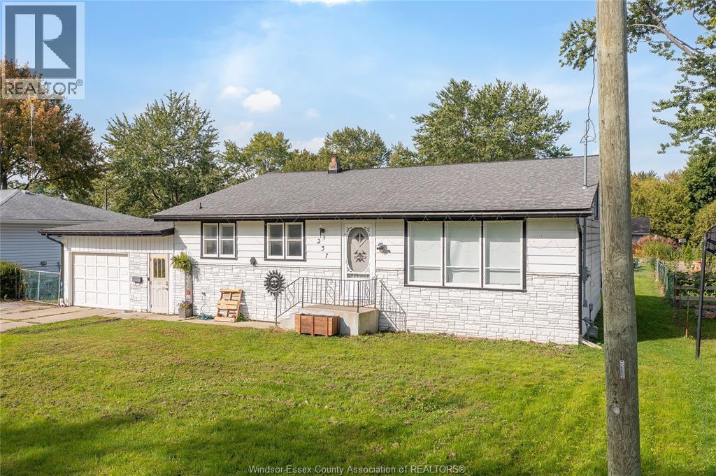 Single Family — 237 Saint Mary's Road, Lakeshore, Ontario