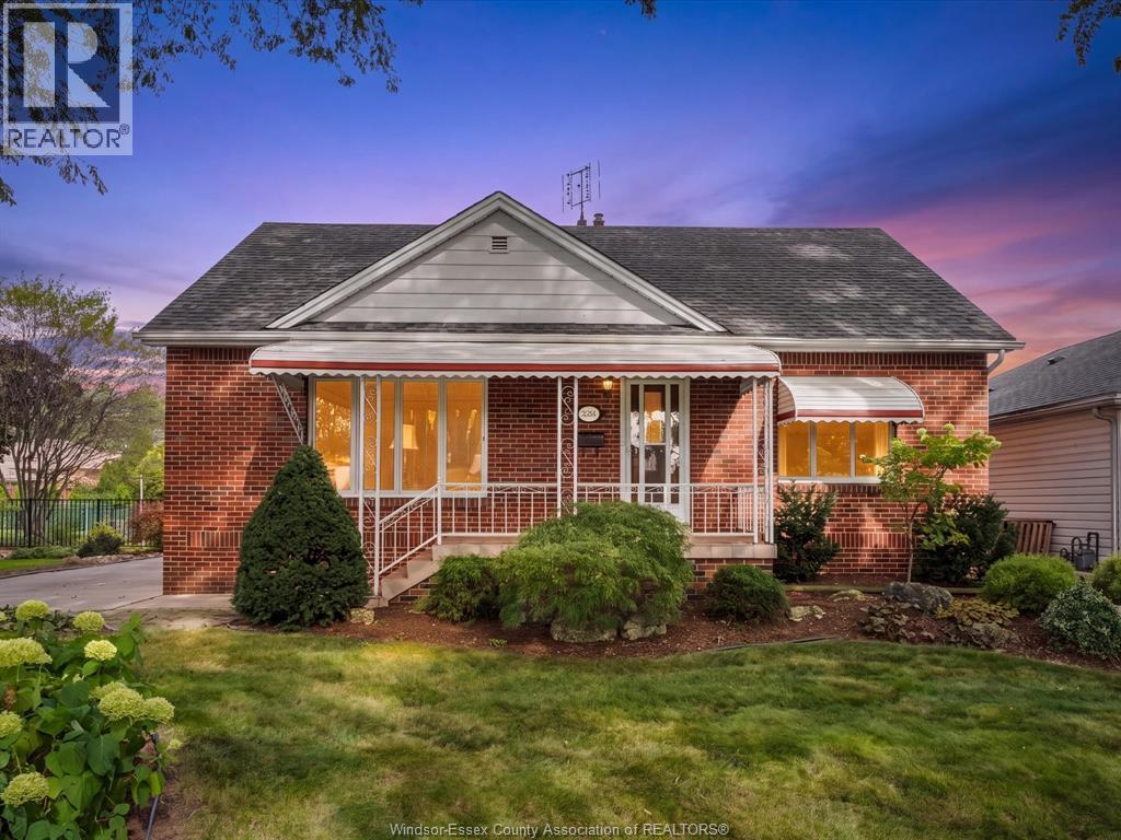 3-bedroom Single Family at 2566 Tourangeau, Windsor — primary photograph