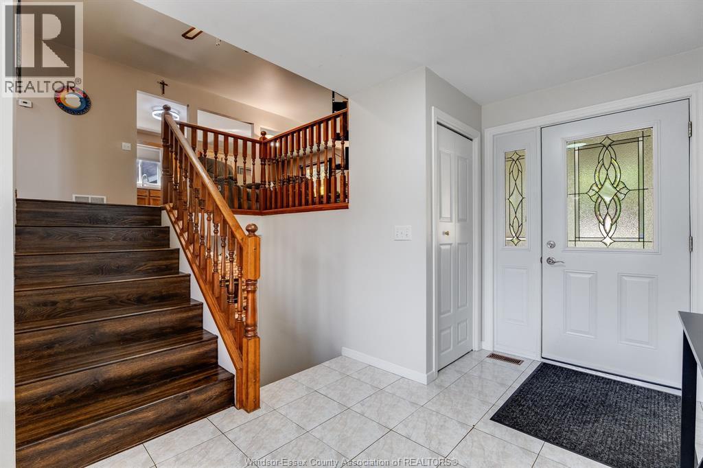 4-bedroom Single Family at 47 Rose Avenue, Tilbury — photograph 2