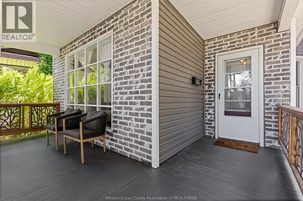 3-bedroom Single Family at 327 Lincoln Road, Windsor — photograph 3