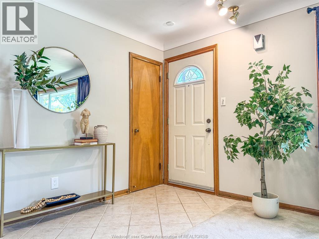 3-bedroom Single Family at 1309 Josephine, Windsor — photograph 3