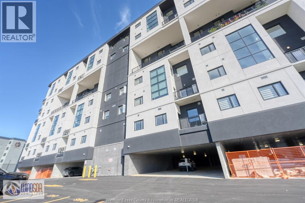 3-bedroom Single Family at 4300 Laurier Parkway #281, LaSalle — primary photograph