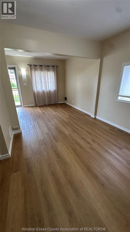 2-bedroom Single Family at 1044 Reedmere Road, Windsor — photograph 3