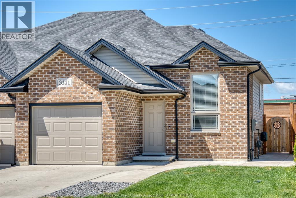 4-bedroom Single Family at 3141 Viola Crescent, Windsor — photograph 3