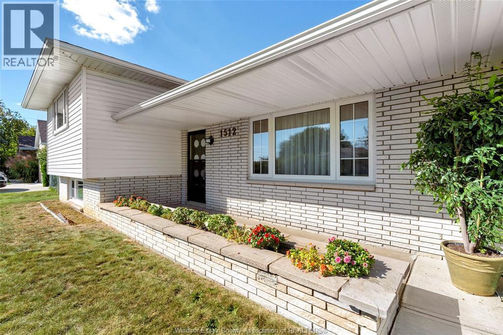 4-bedroom Single Family at 1512 Peach Drive, Ruthven — photograph 3