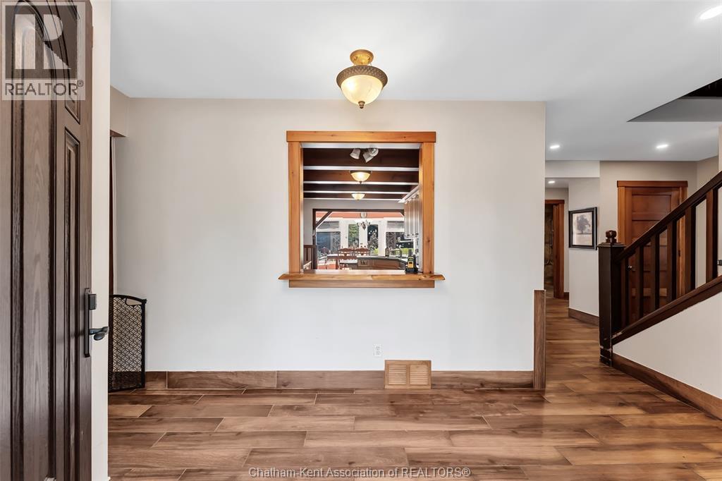 4-bedroom Single Family at 4220 Queen's Line, Tilbury — photograph 3