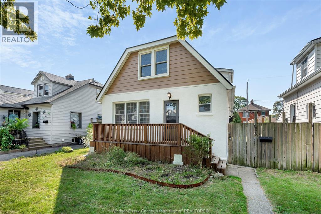 3-bedroom Single Family at 1825 Windermere, Windsor — photograph 2