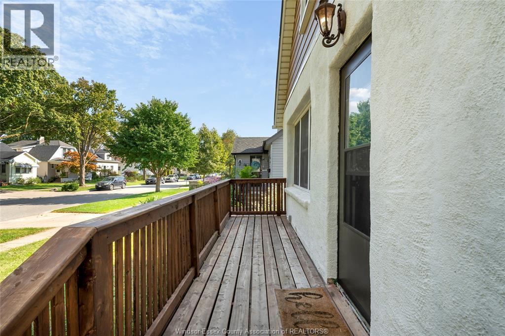 3-bedroom Single Family at 1825 Windermere, Windsor — photograph 3