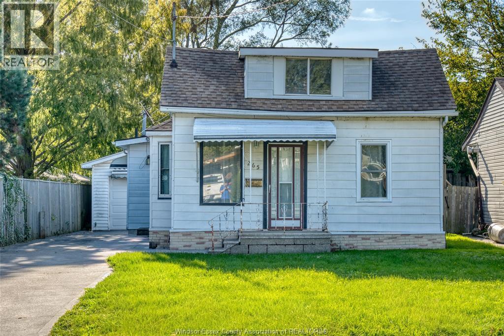 4-bedroom Single Family at 265 Watson Ave, Windsor — primary photograph