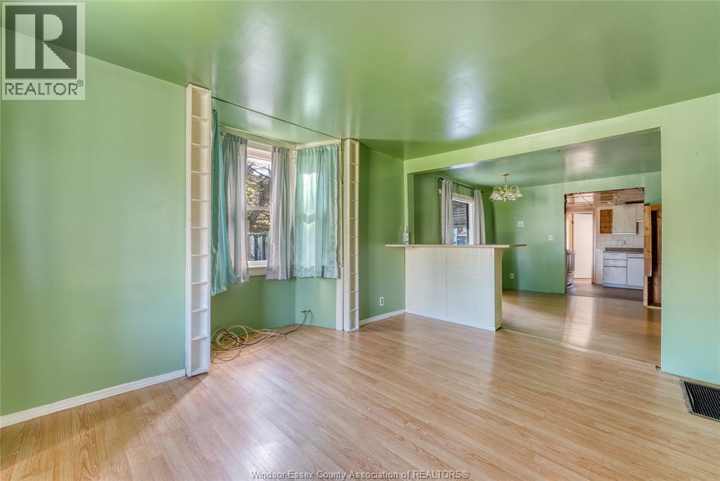 4-bedroom Single Family at 265 Watson Ave, Windsor — photograph 3