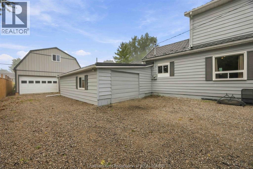 3-bedroom Single Family at 535 Richmond Street, Dresden — photograph 3