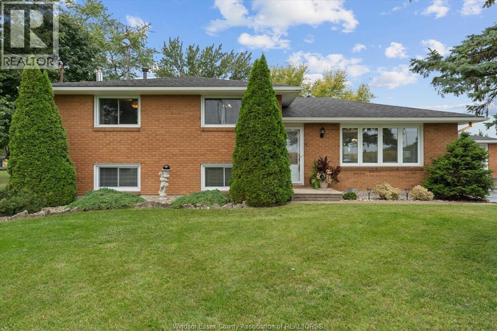 3-bedroom Single Family at 3724 Concession Road, Amherstburg — photograph 2