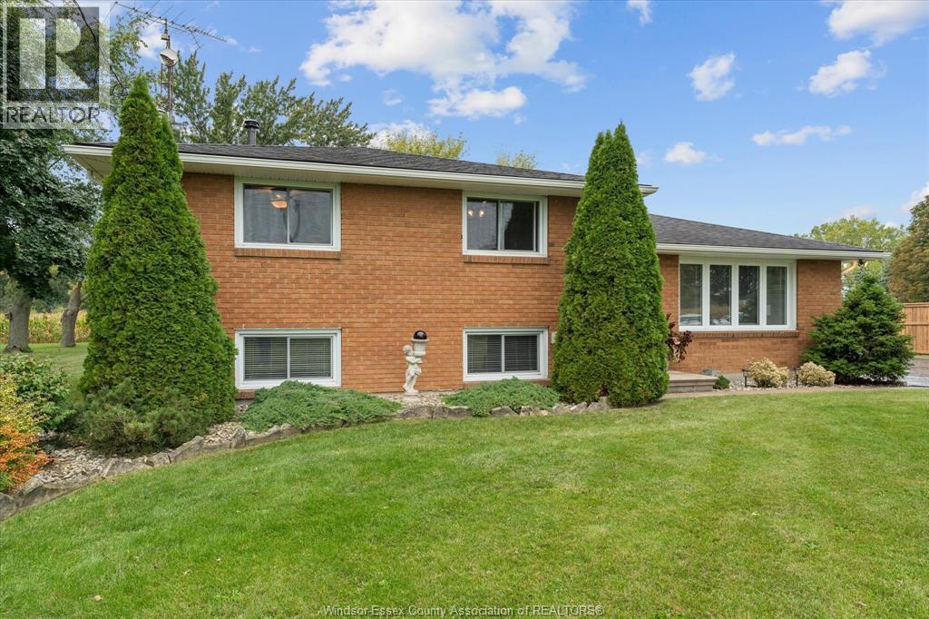 3-bedroom Single Family at 3724 Concession Road, Amherstburg — photograph 3
