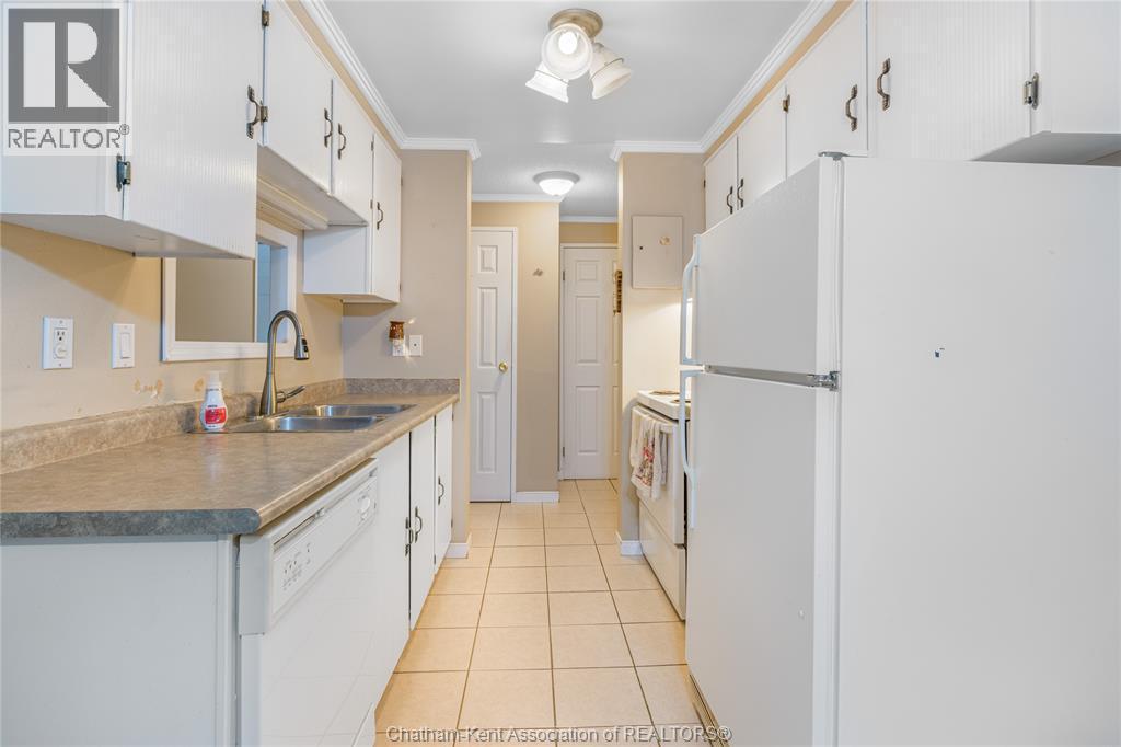 2-bedroom Single Family at 955 Grand Ave W #208, Chatham — photograph 3