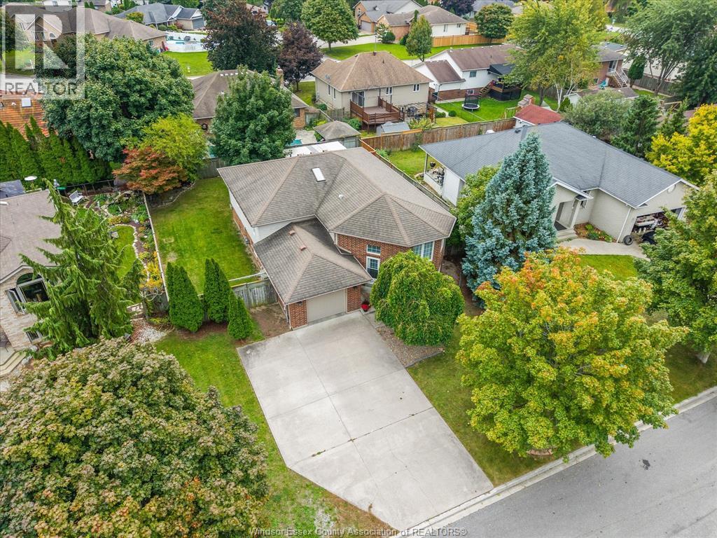3-bedroom Single Family at 342 Thorn Ridge Crescent, Amherstburg — primary photograph