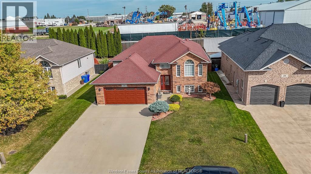 4-bedroom Single Family at 35 Sandy Lake, Leamington — photograph 3