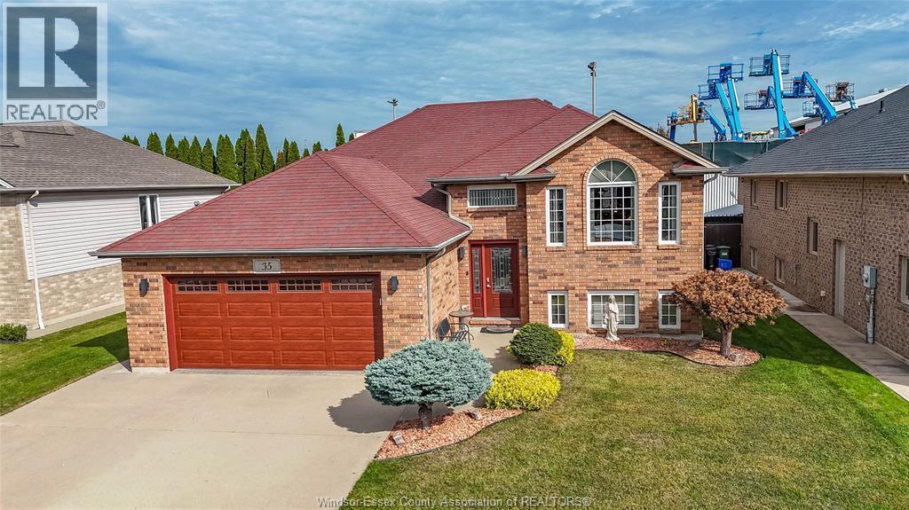 4-bedroom Single Family at 35 Sandy Lake, Leamington — primary photograph