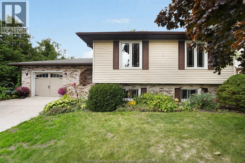 4-bedroom Single Family at 42 William Avenue, Kingsville — primary photograph