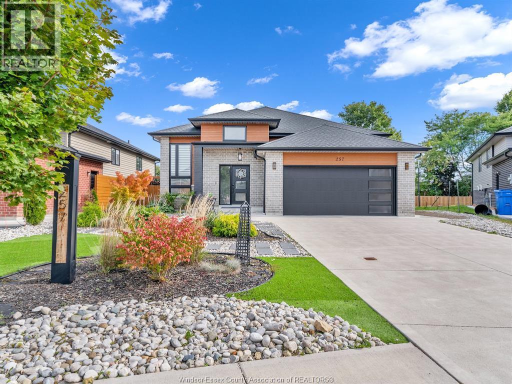 5-bedroom Single Family at 257 Robinson Avenue, Essex — primary photograph