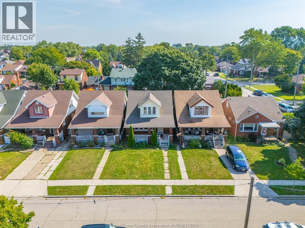 5-bedroom Single Family at 2284 Fraser Avenue, Windsor — photograph 3