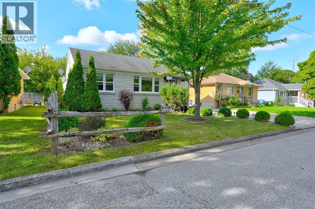 3-bedroom Single Family at 1449 Redwood Avenue, Windsor — photograph 2