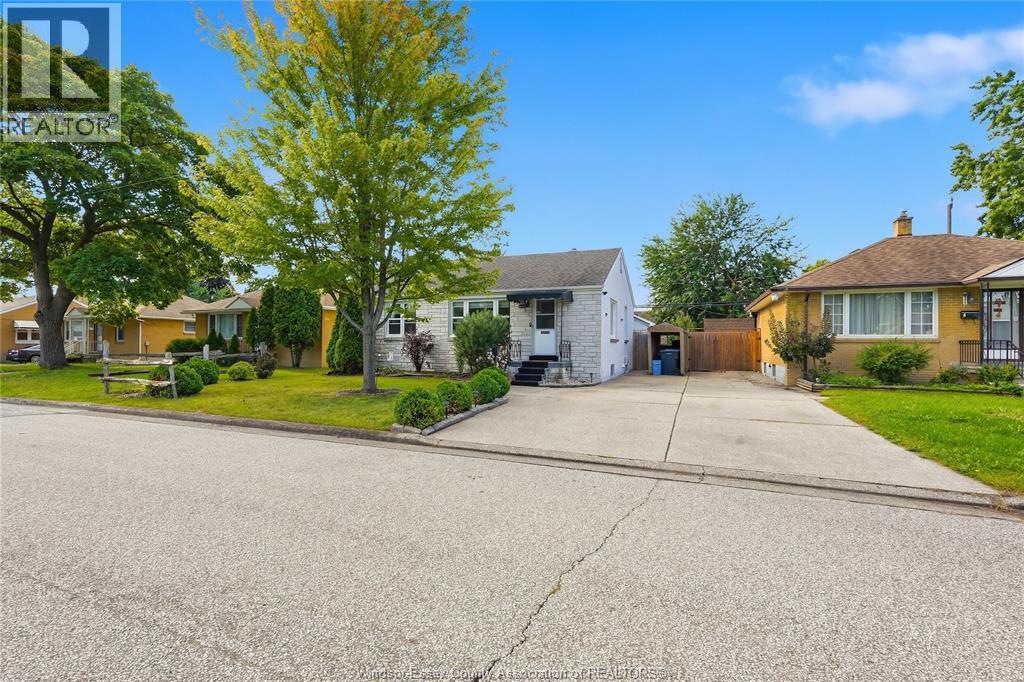 3-bedroom Single Family at 1449 Redwood Avenue, Windsor — photograph 3