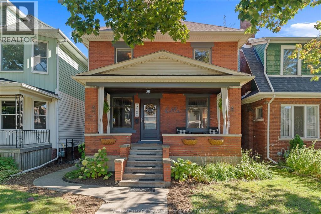 3-bedroom Single Family at 928 Windermere, Windsor — primary photograph