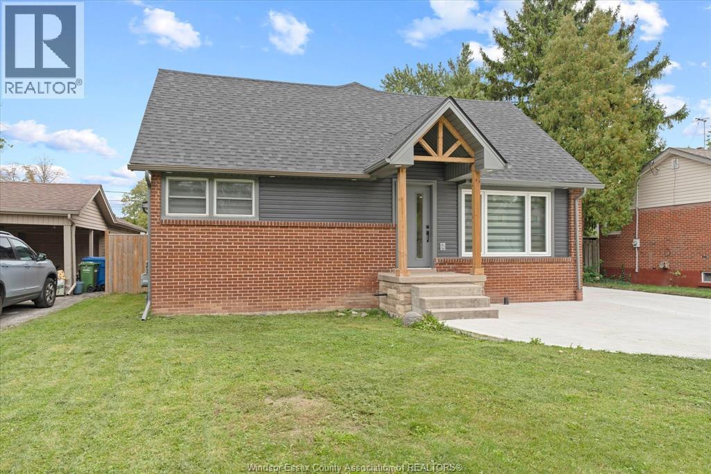 5-bedroom Single Family at 2858 Dandurand, Windsor — primary photograph