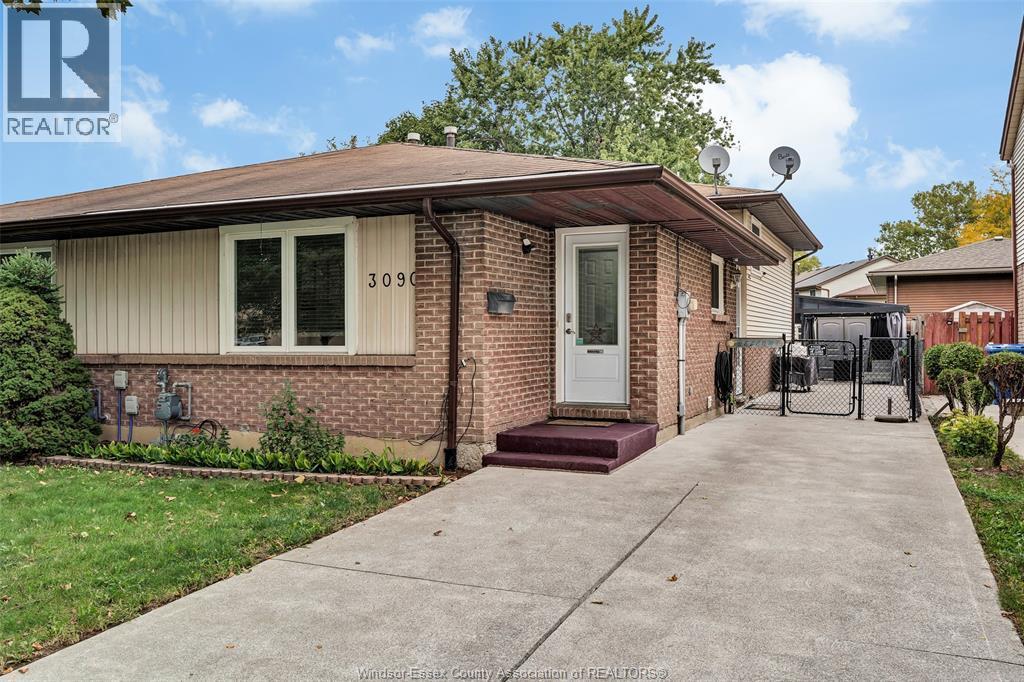 3-bedroom Single Family at 3090 Fairlane, Windsor — photograph 3