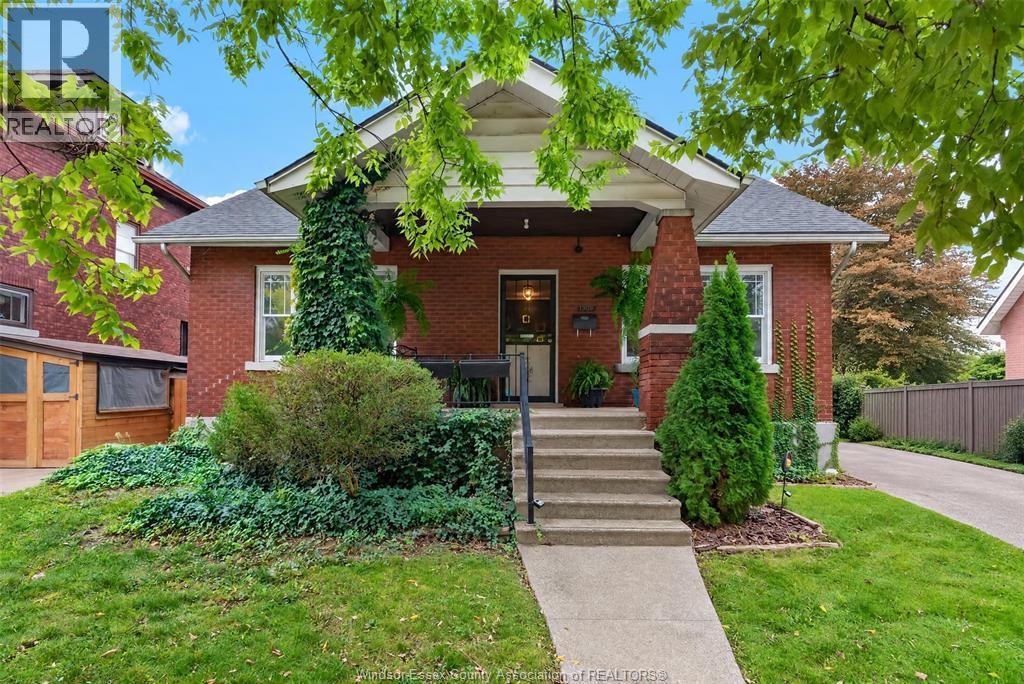 3-bedroom Single Family at 1509 Church, Windsor — photograph 2