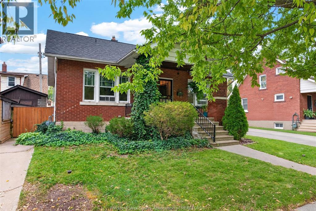 3-bedroom Single Family at 1509 Church, Windsor — photograph 3