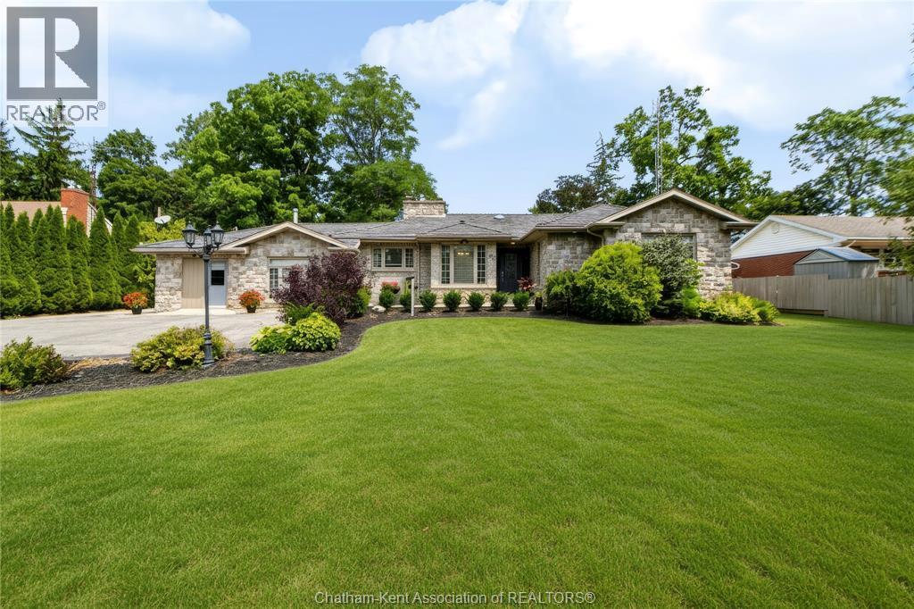 3-bedroom Single Family at 931 Charing Cross Road, Chatham — primary photograph