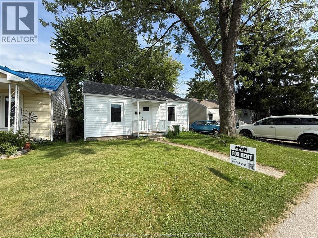 2-bedroom Single Family at 3847 Matchett Road, Windsor — photograph 3