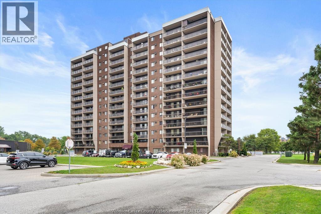 1-bedroom Single Family at 9099 Riverside Drive #907, Windsor — photograph 2