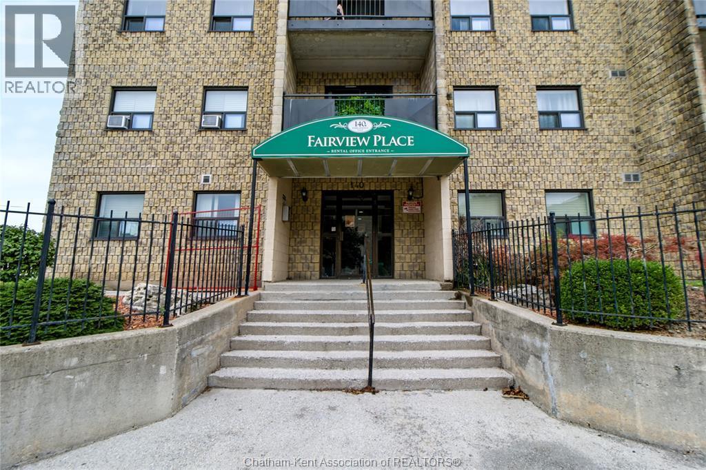 2-bedroom Single Family at 140 Park Avenue #302, Chatham — photograph 2