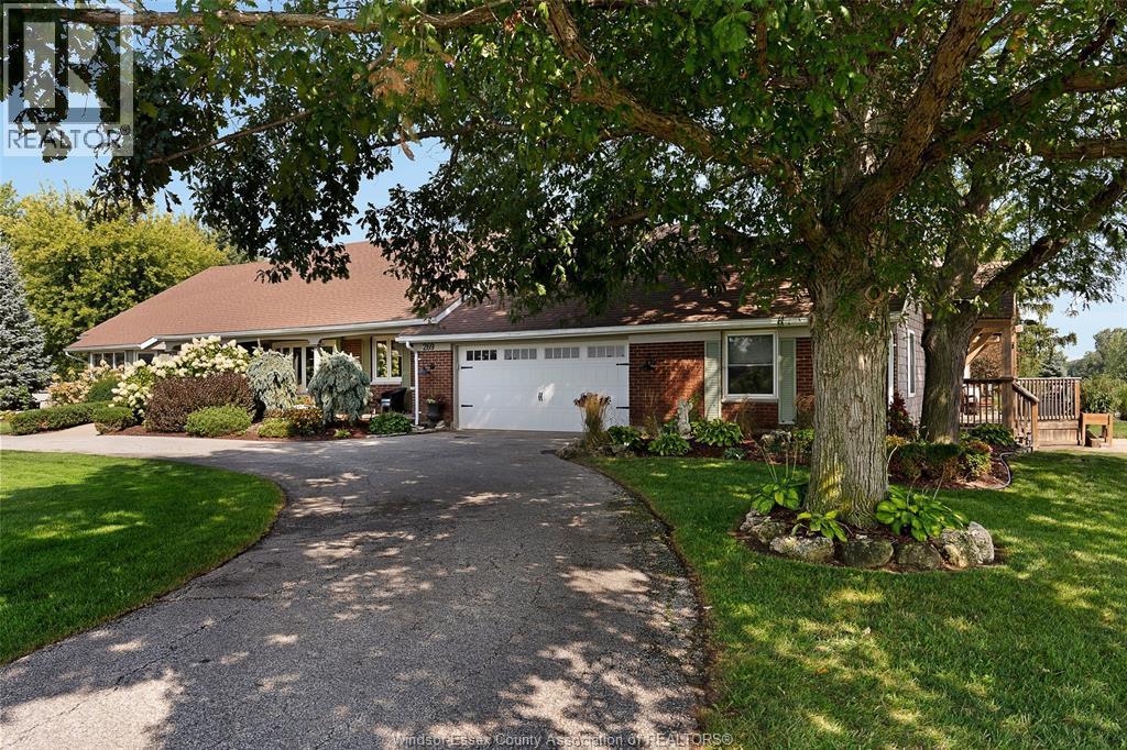 4-bedroom Single Family at 269 Road 11, Kingsville — photograph 2