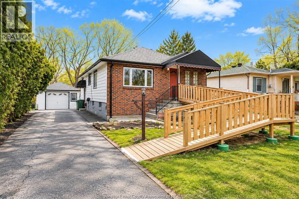 Single Family — 616 Ducharme Street, Windsor, Ontario